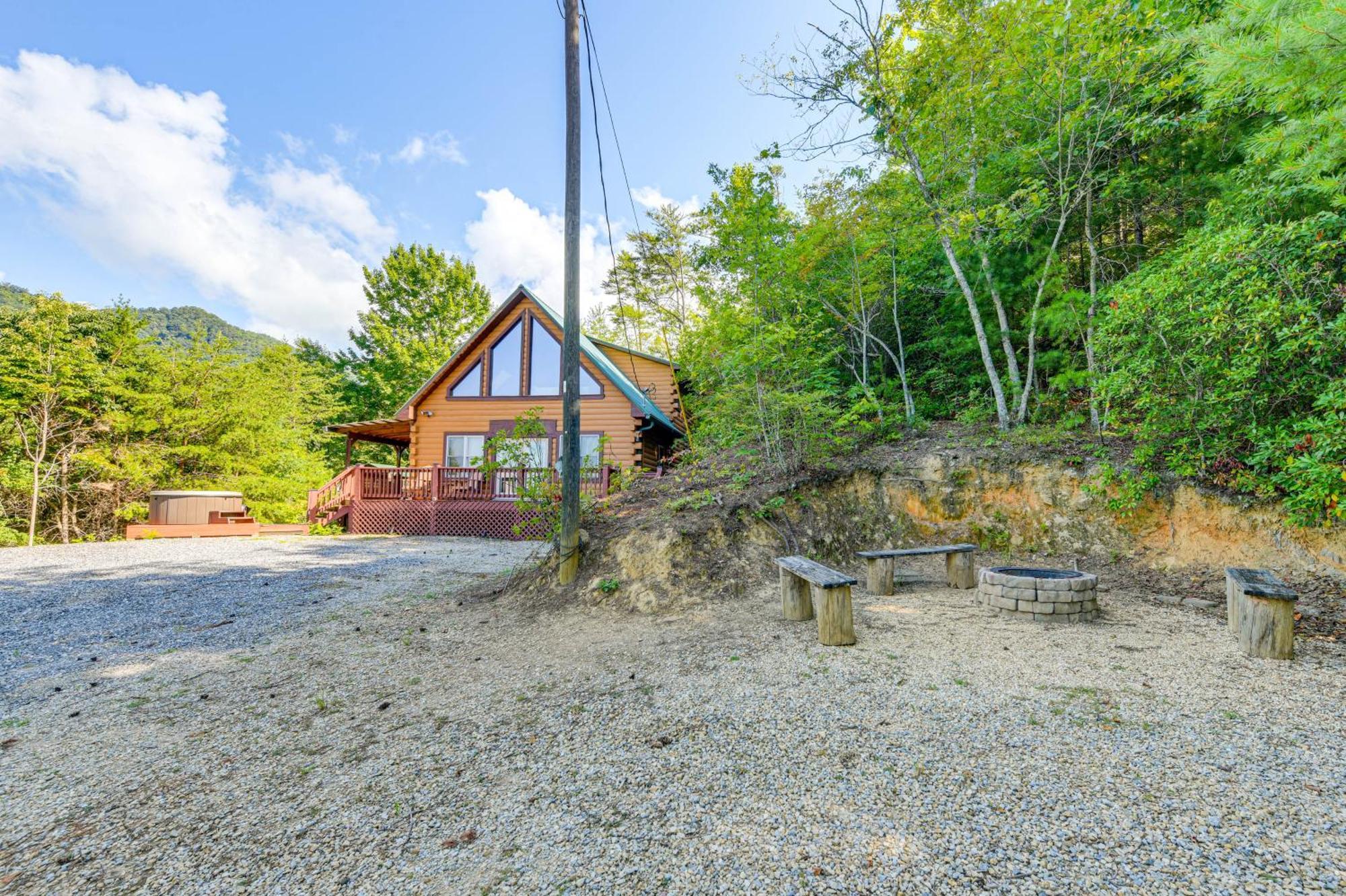 Bryson City Cabin Rental With Views And Hot Tub 外观 照片